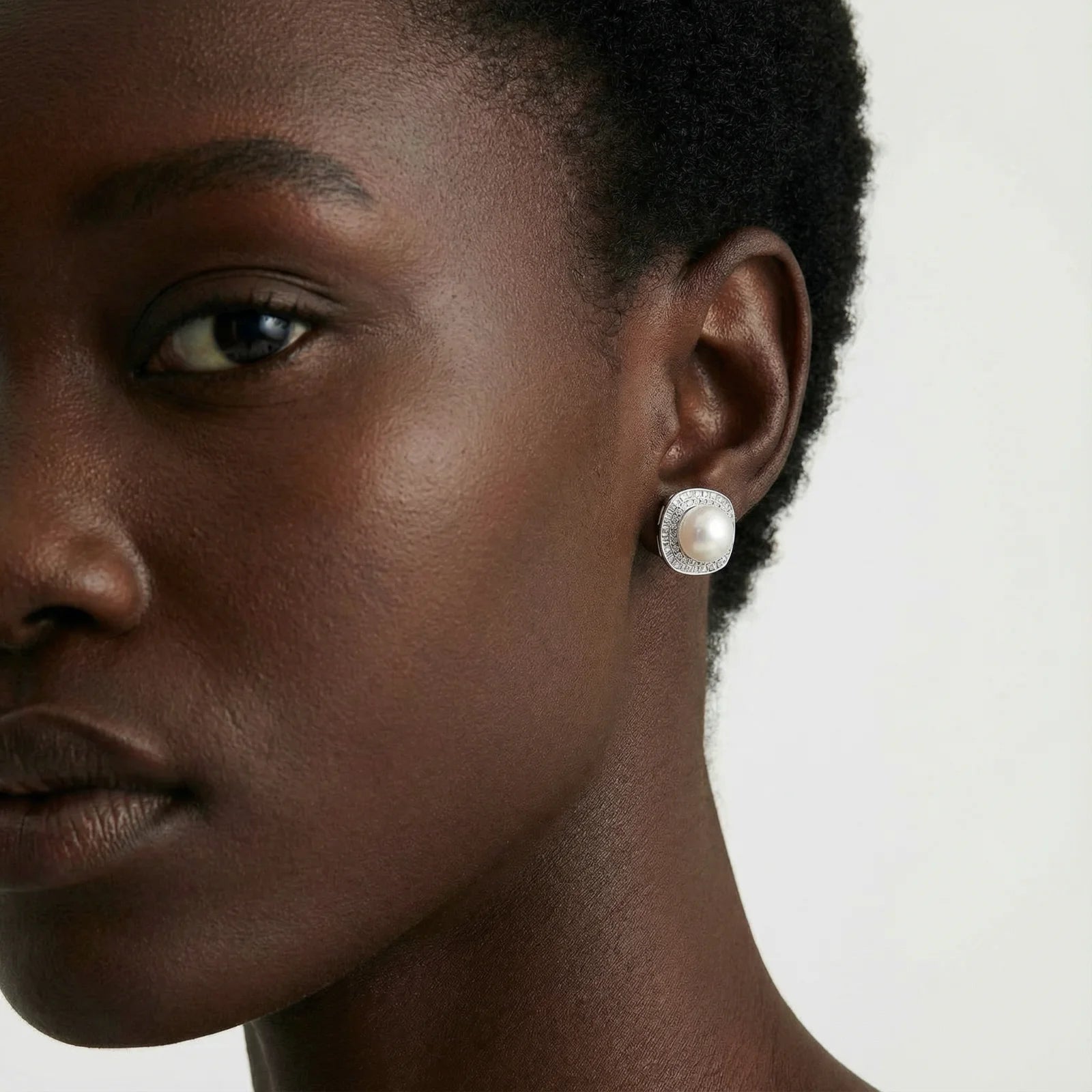 Genuine Freshwater Pearl Halo Sterling Silver 925e Studs